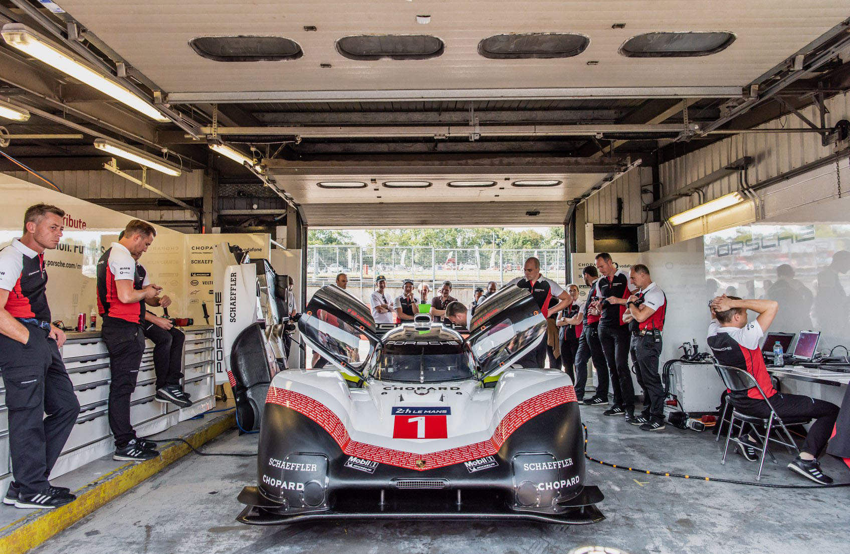 porsche-919-evo-brands-hatch-04 Porsche 919 Evo Narrowly Missed Breaking The Brands Hatch Lap Record