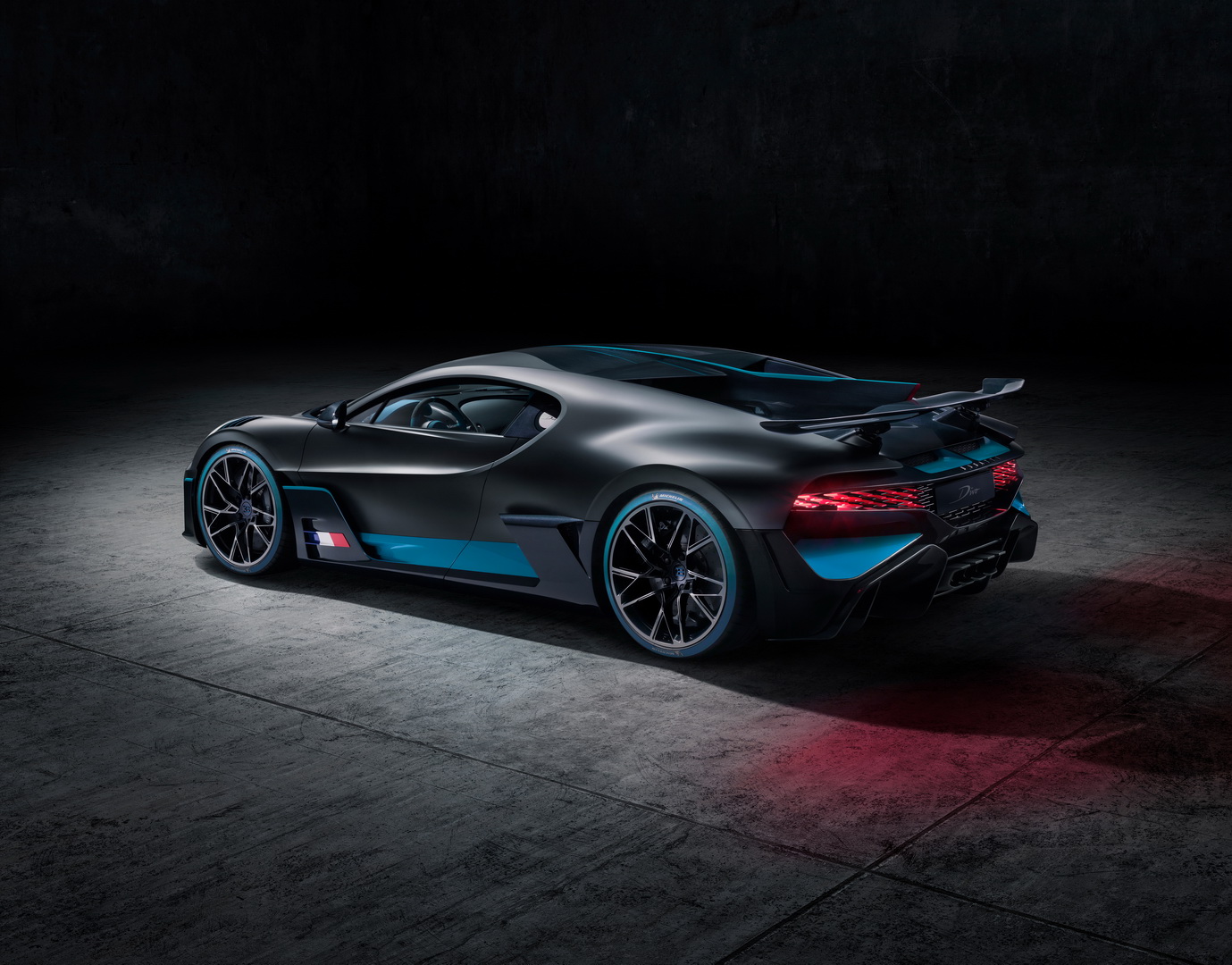 bugatti-divo-10 Bugatti Might Go Hybrid, Current W16 Engine Is ‘The Last Of Its Kind’