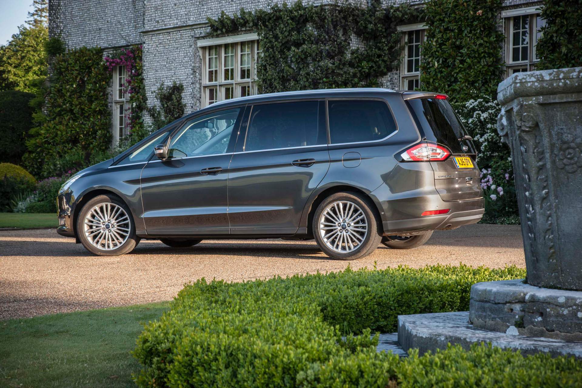 2019-Ford-Galaxy-1 Ford Gives 2019 S-Max And Galaxy New Diesels, Eight-Speed Auto