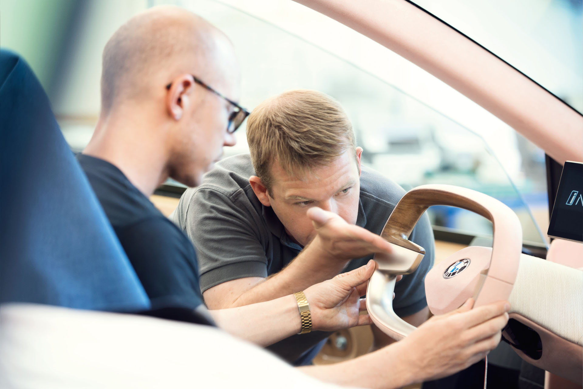 bmw-vision-inext-111 BMW Vision iNext Shows The Way Forward For A New Electric SUV