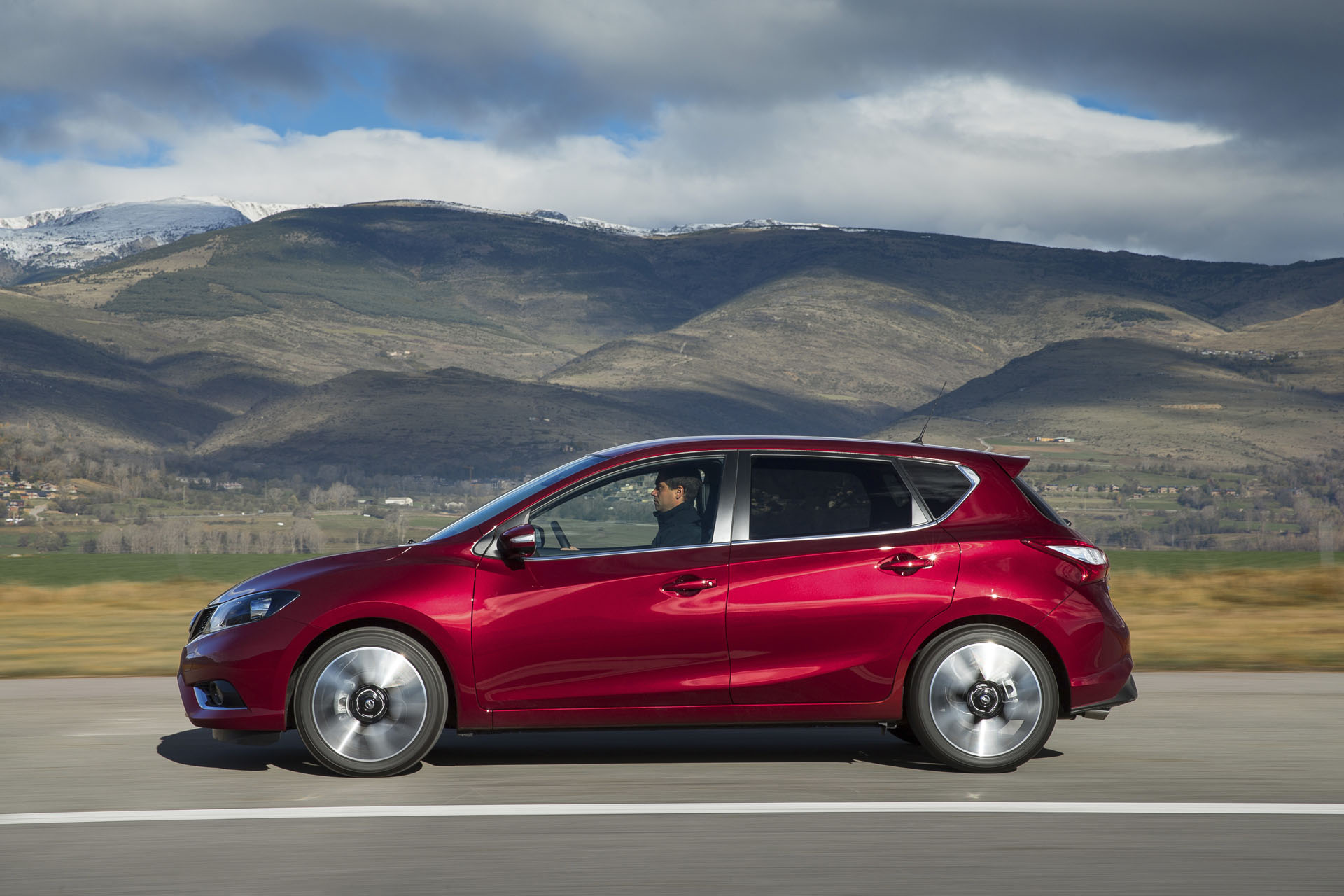 nissan-pulsar-01 Nissan’s ‘Doing A Ford’, Gets Out Of The Passenger Car Game – Only In Europe