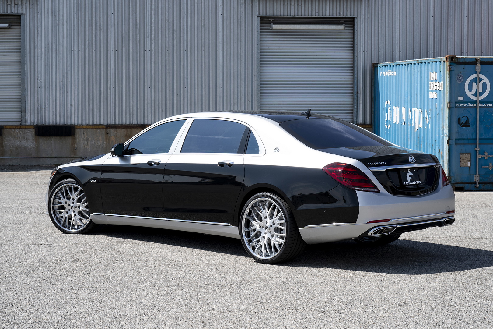 mercedes-maybach-s600-tuning-4 Two-Tone Paint And Huge Rims Are One Way To Make Your Mercedes-Maybach S600 Stand Out