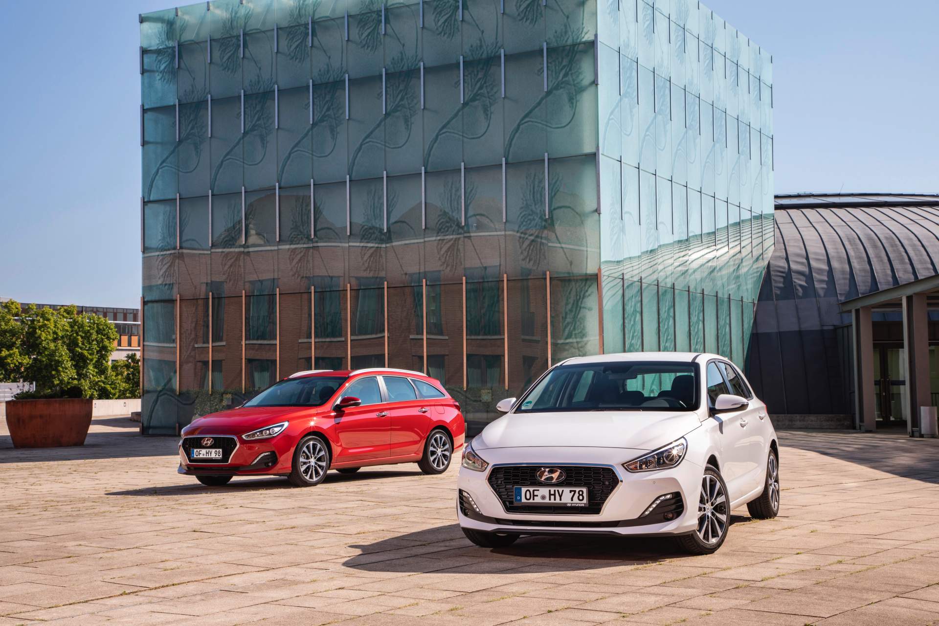 2019-Hyundai-family-1 2019 Hyundai i30 Hatch And Wagon Get New Diesels And Styling Tweaks