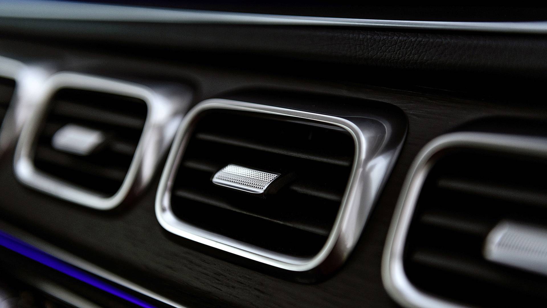 Mercedes-Benz-GLE-45 2019 Mercedes-Benz GLE Is Here With More Space, New Tech And Looks