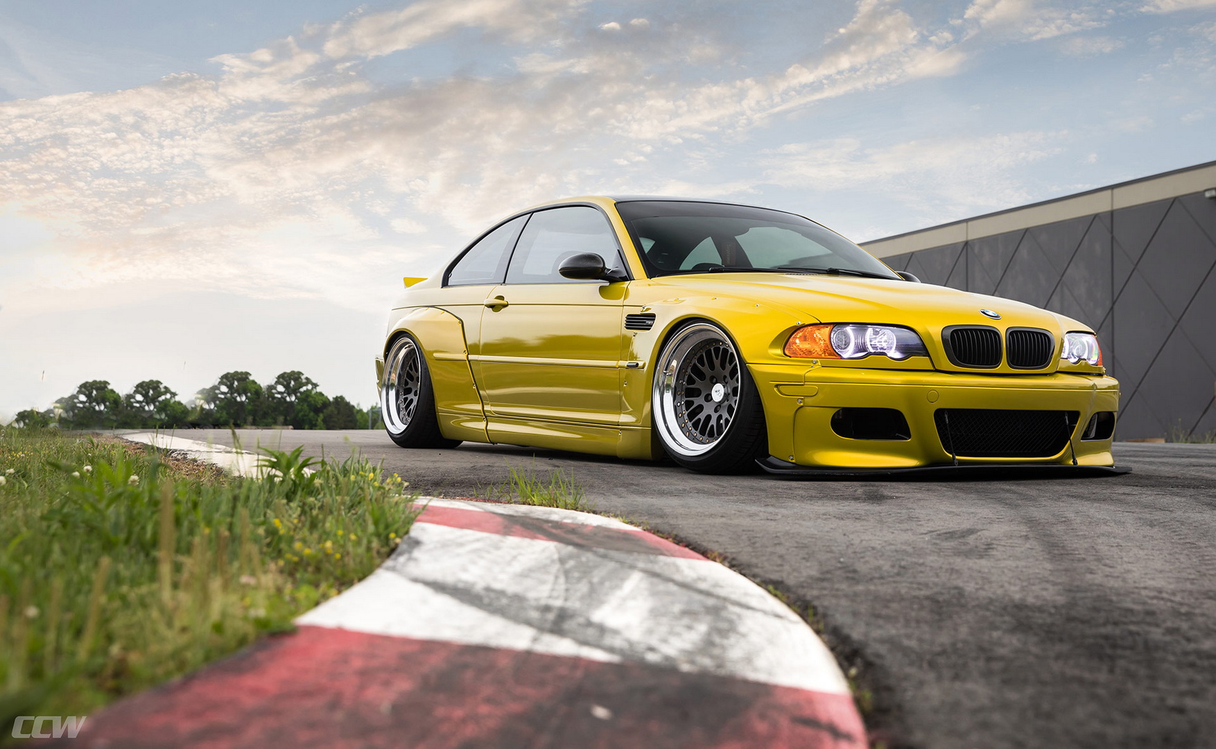 bmw-m3-e46-tuning-16 Slammed BMW M3 E46 With Wide Body Kit Won’t Please The Purists