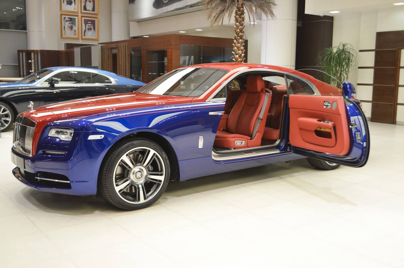 rolls-wraith-blue-red-abu-dhabi-8 Rolls-Royce Wraith Makes A Bold Statement With Bespoke Paint Scheme