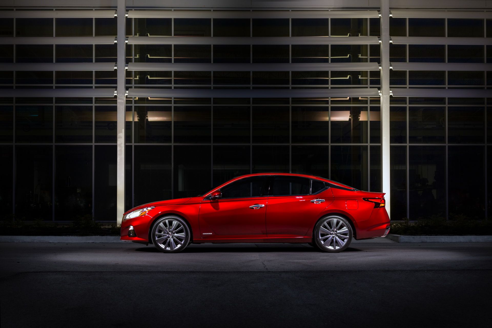 2019-nissan-altima-to-challenge-sedan-slump-2 Nissan Expects Sedans To Bounce Back As Younger Buyers Don’t Want “Daddy’s” Crossover