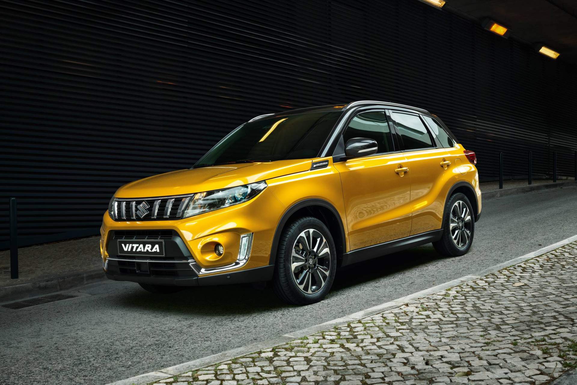 2019-Suzuki-Vitara-11 Suzuki Drops More Photos Of 2019 Vitara, Prices It From €18,650 In Germany