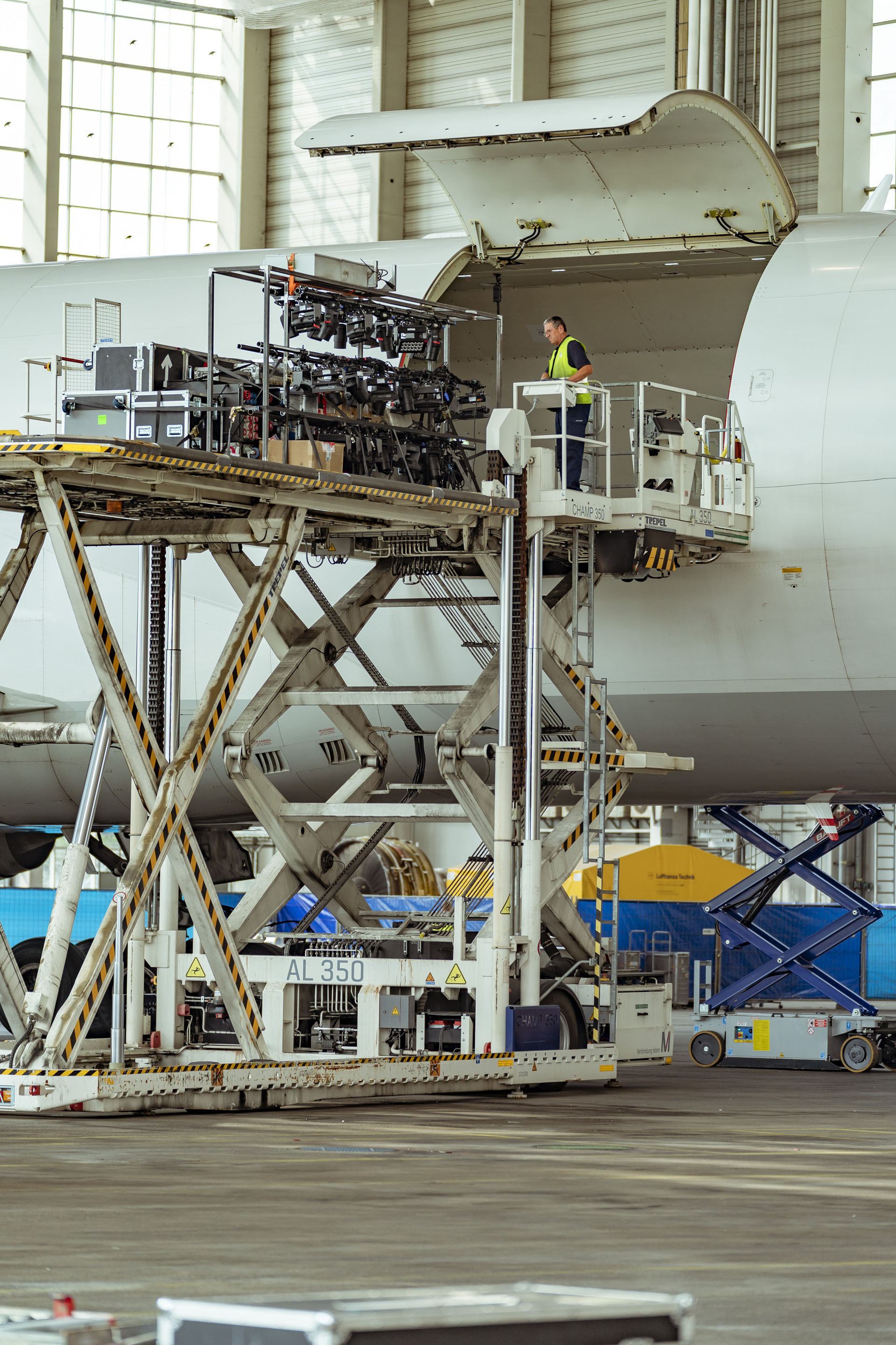 bmw-vision-inext-075 BMW Vision iNext Shows The Way Forward For A New Electric SUV