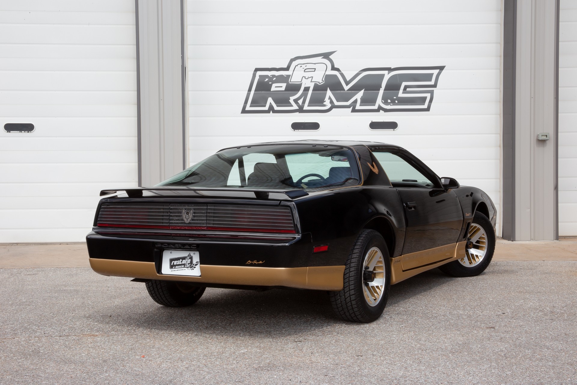 Burt Reynolds Auction-8 Burt Reynolds’ 1978 Pontiac Firebird Trans Am Is Going Up For Auction