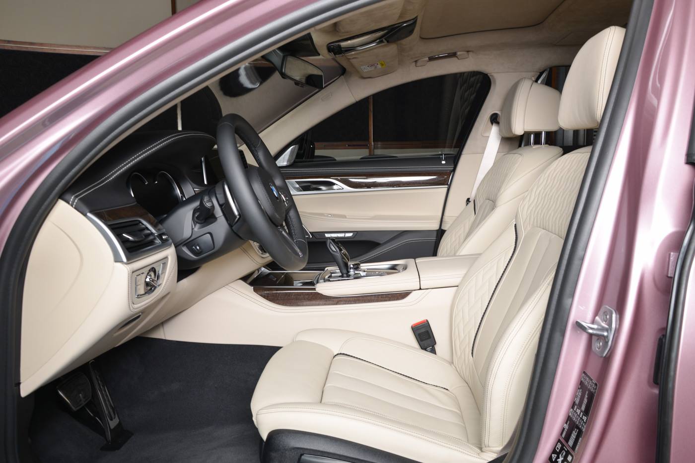 BMW-750Li-Rose-Quartz-6 No, That’s Not A Pink 750Li; It’s A Rose Quartz One In BMW Individual-Speak