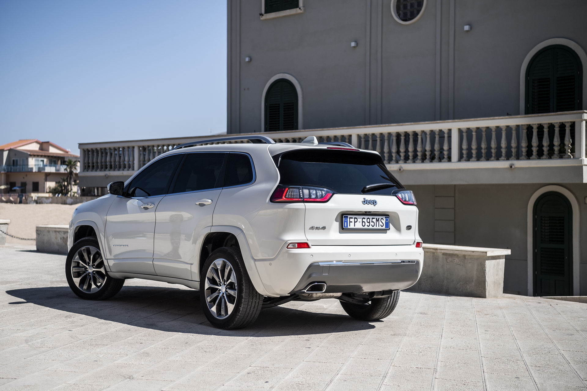 New Jeep Cherokee 2019-38 Europe’s 2019 Jeep Cherokee Gains New 150 PS 2.2L Diesel