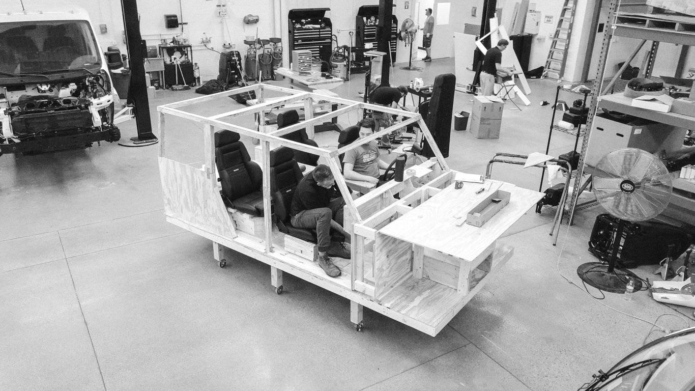 Bollinger-B1-5 Bollinger B1 4-Door Electric SUV Teased With Removable Glass Roof