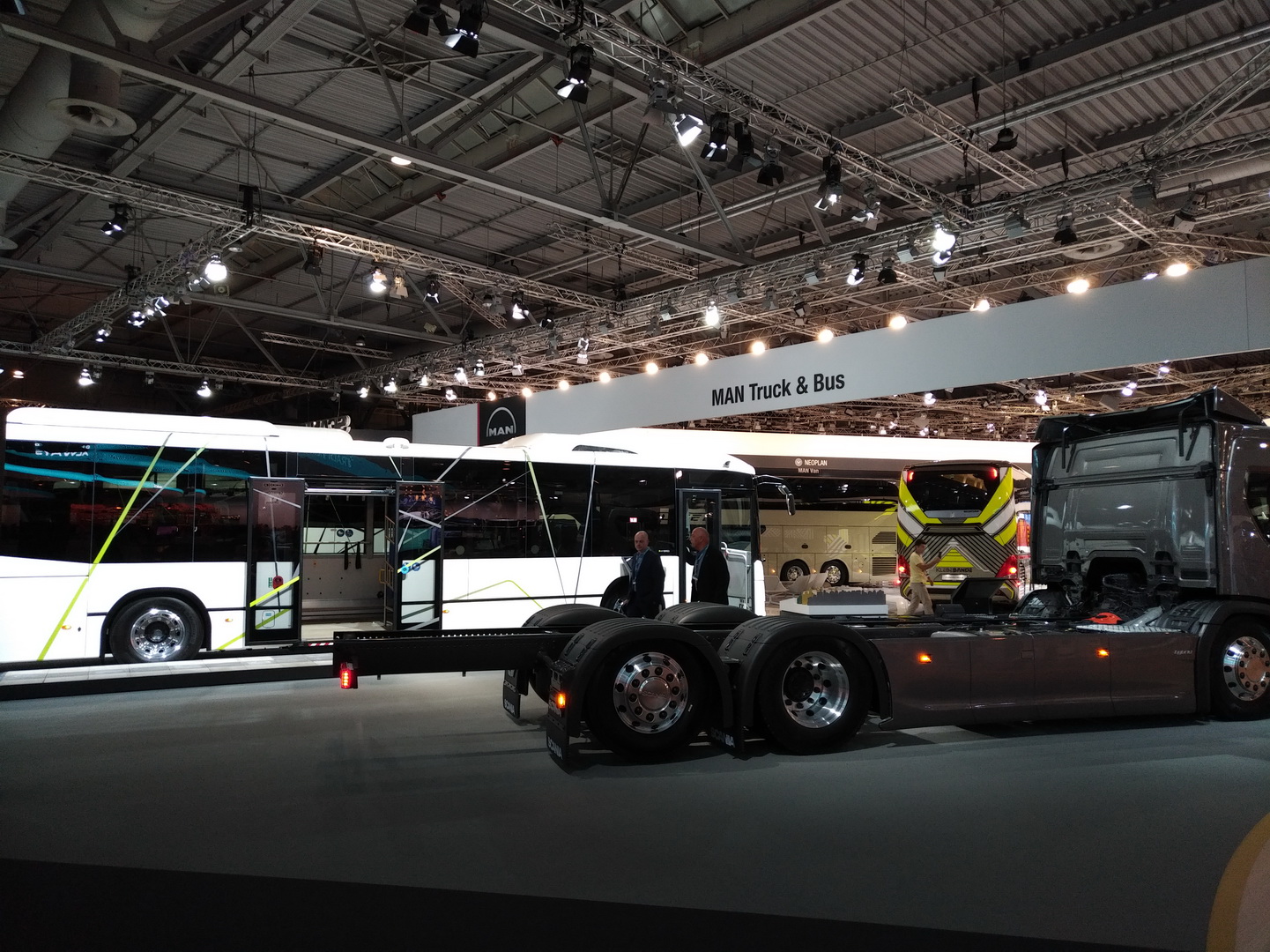 traton-group-2018-iaa-83 VW Truck & Bus Becomes TRATON Group, Wants To Revolutionize Global Transportation