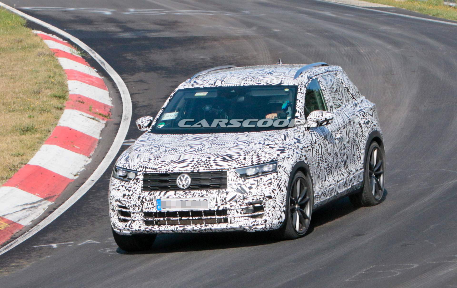 VW-T-Roc-R-spy-shots-17 VW T-Roc R Parades Final Production Body At The Nürburgring