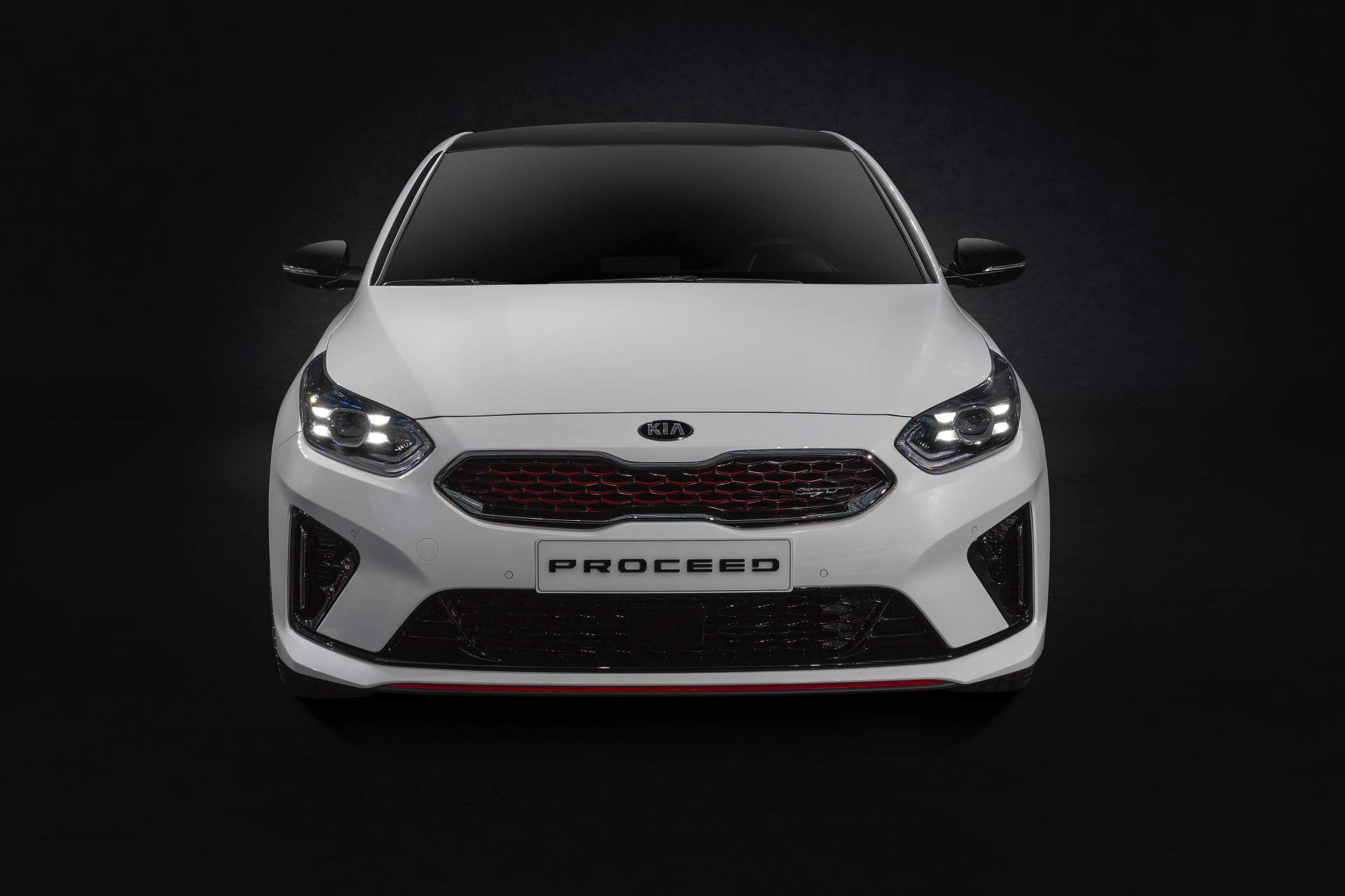 2019-Kia-ProCeed-GT-3 New Kia ProCeed Merges Wagon Practicality With Great Looks (New Photos)
