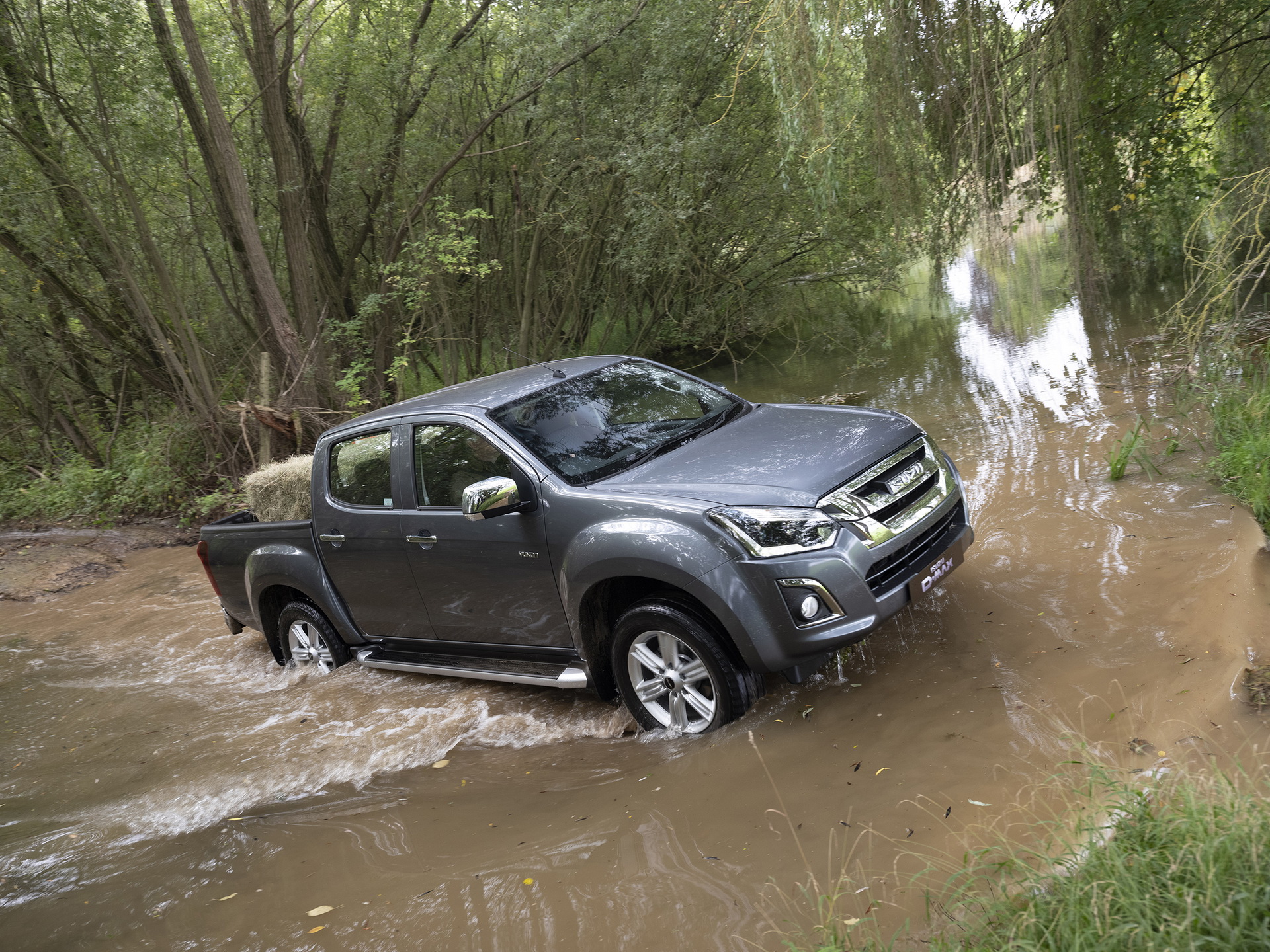 isuzu-updated-2018my-dmax-2 Updated 2018 Isuzu D-Max Coming With Better Tech And Quality