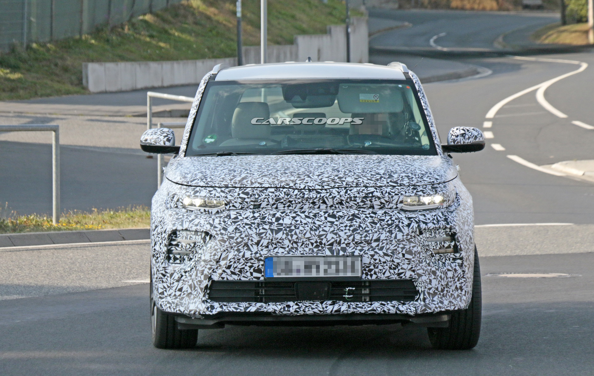 2020-kia-soul-ev-spy-less-cladding-2 2020 Kia Soul And Soul EV Set For A Los Angeles Debut