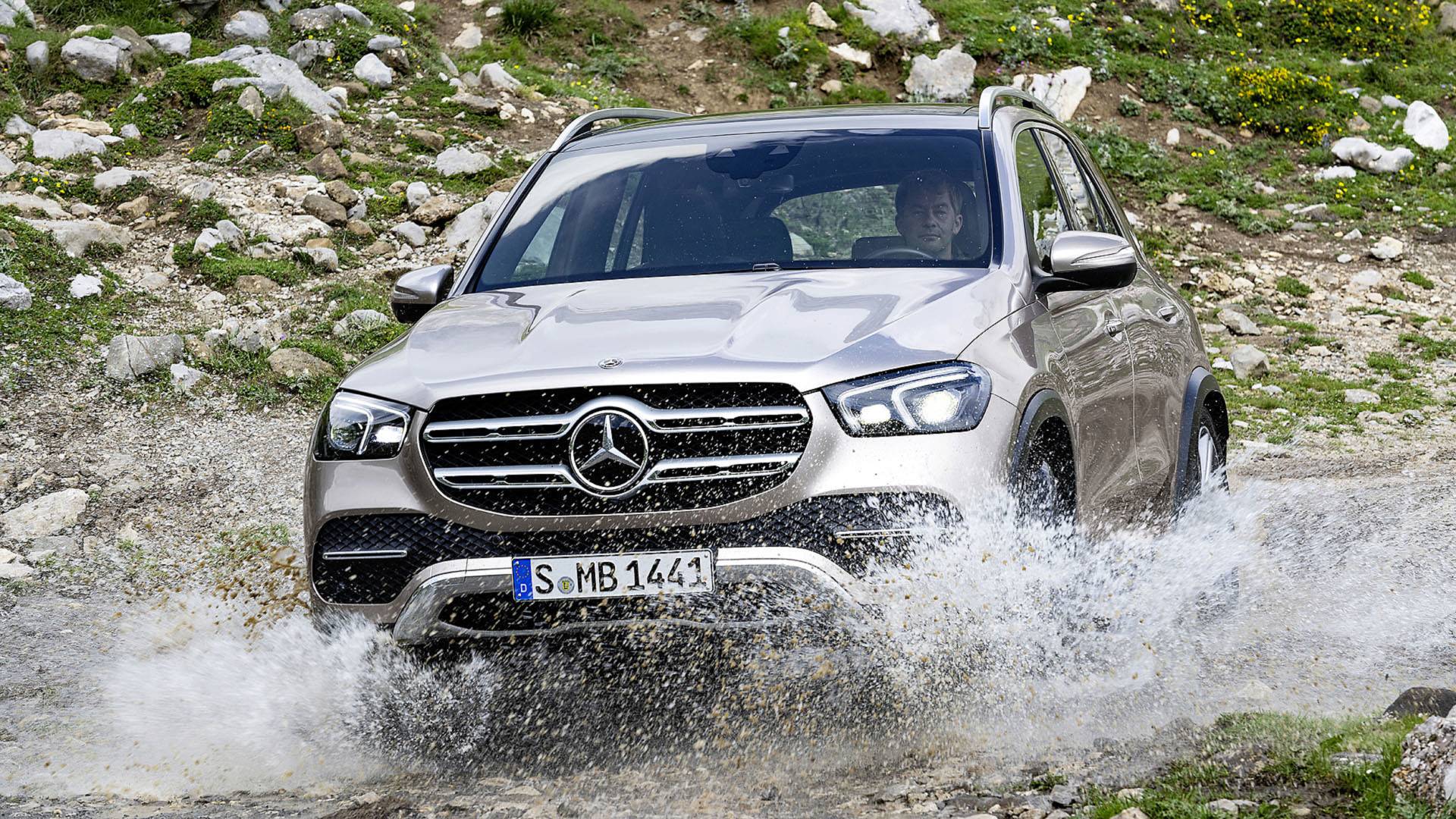 Mercedes-Benz-GLE-9 2019 Mercedes-Benz GLE Is Here With More Space, New Tech And Looks