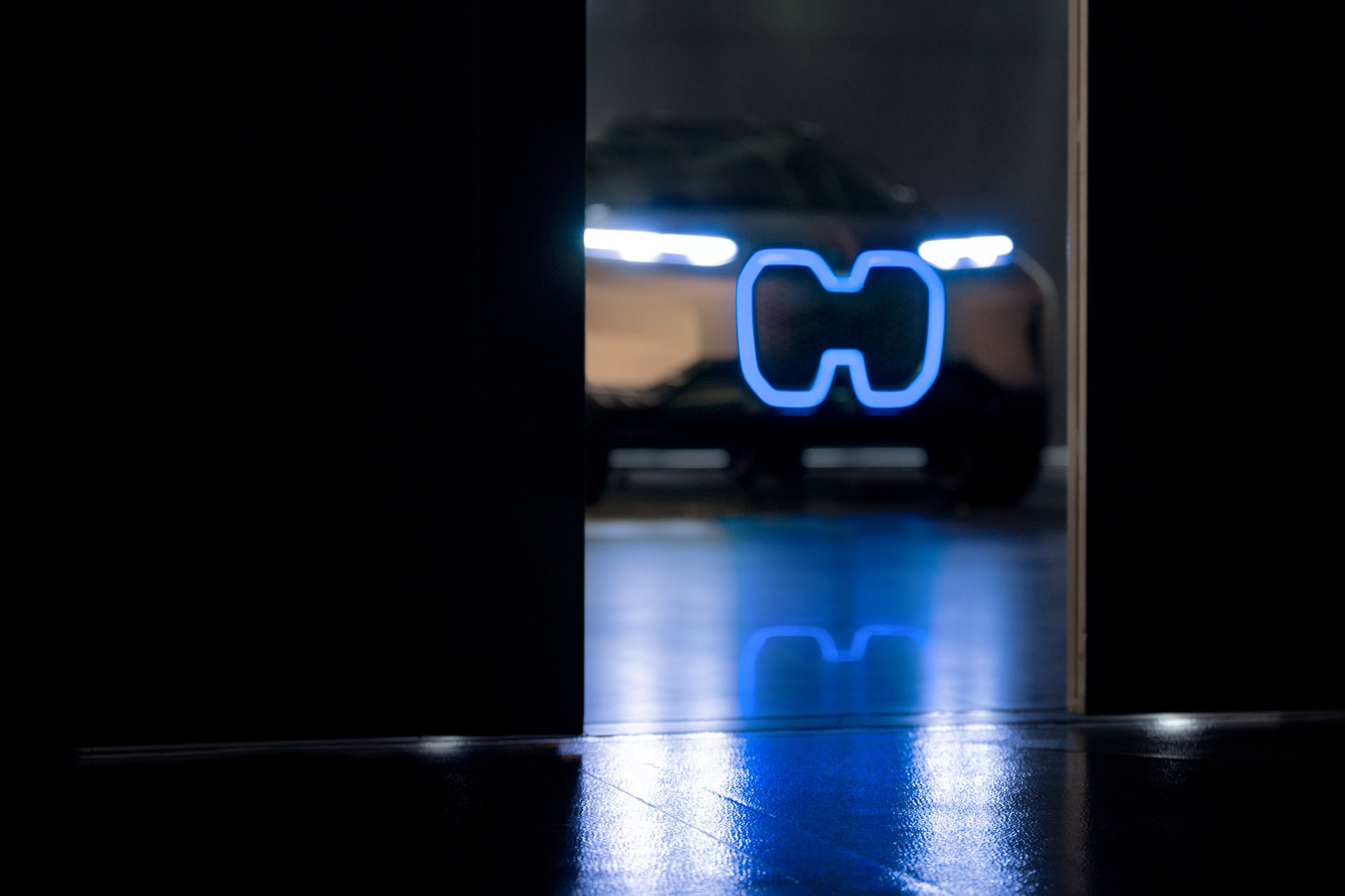 bmw-vision-inext-002 BMW Vision iNext Shows The Way Forward For A New Electric SUV