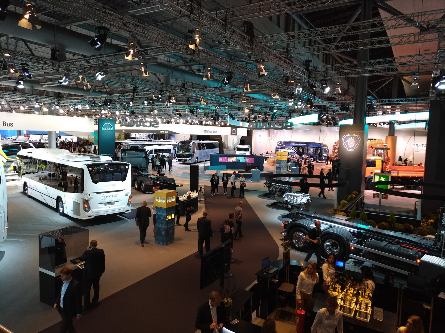 traton-group-2018-iaa-208 VW Truck & Bus Becomes TRATON Group, Wants To Revolutionize Global Transportation