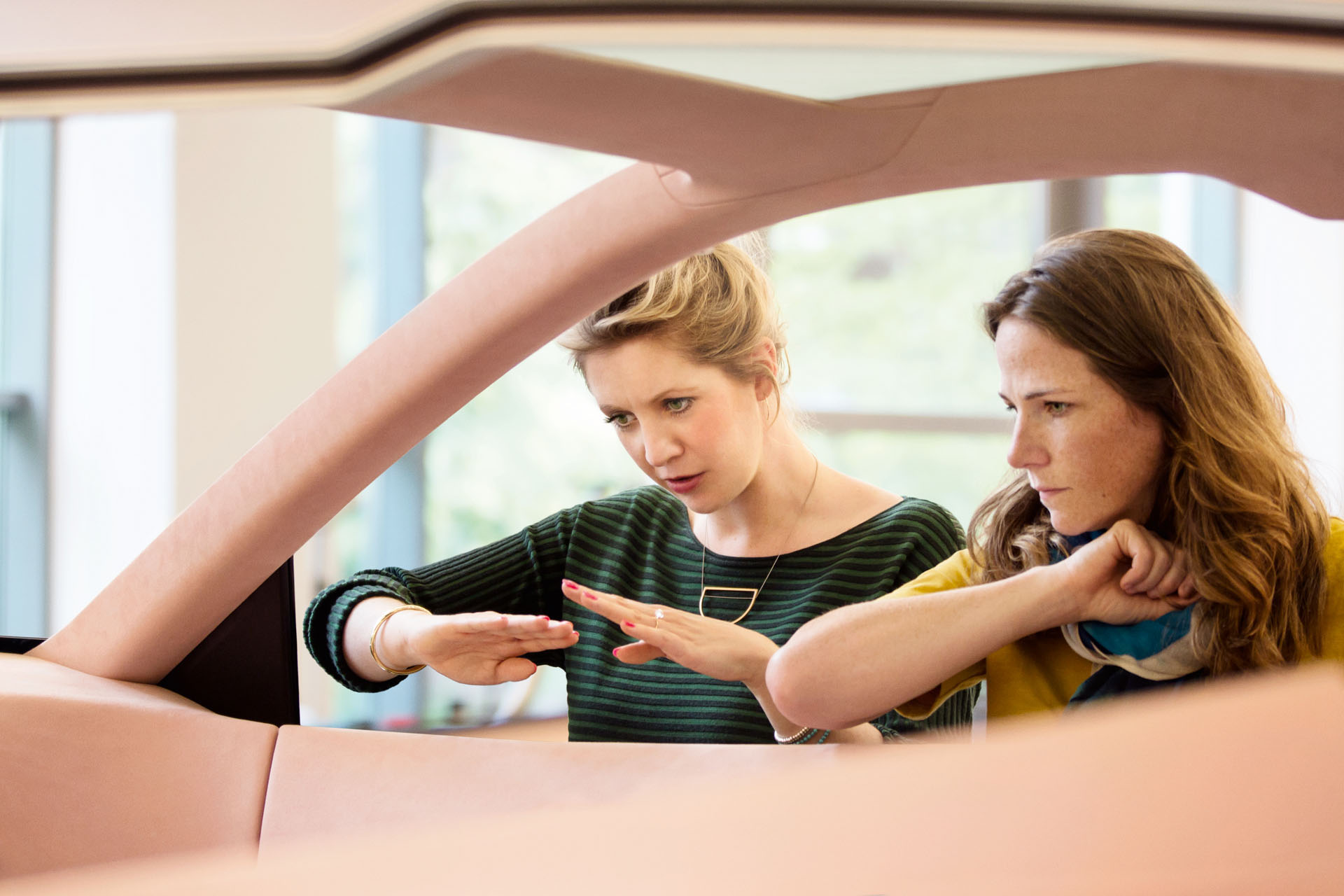 bmw-vision-inext-105 BMW Vision iNext Shows The Way Forward For A New Electric SUV