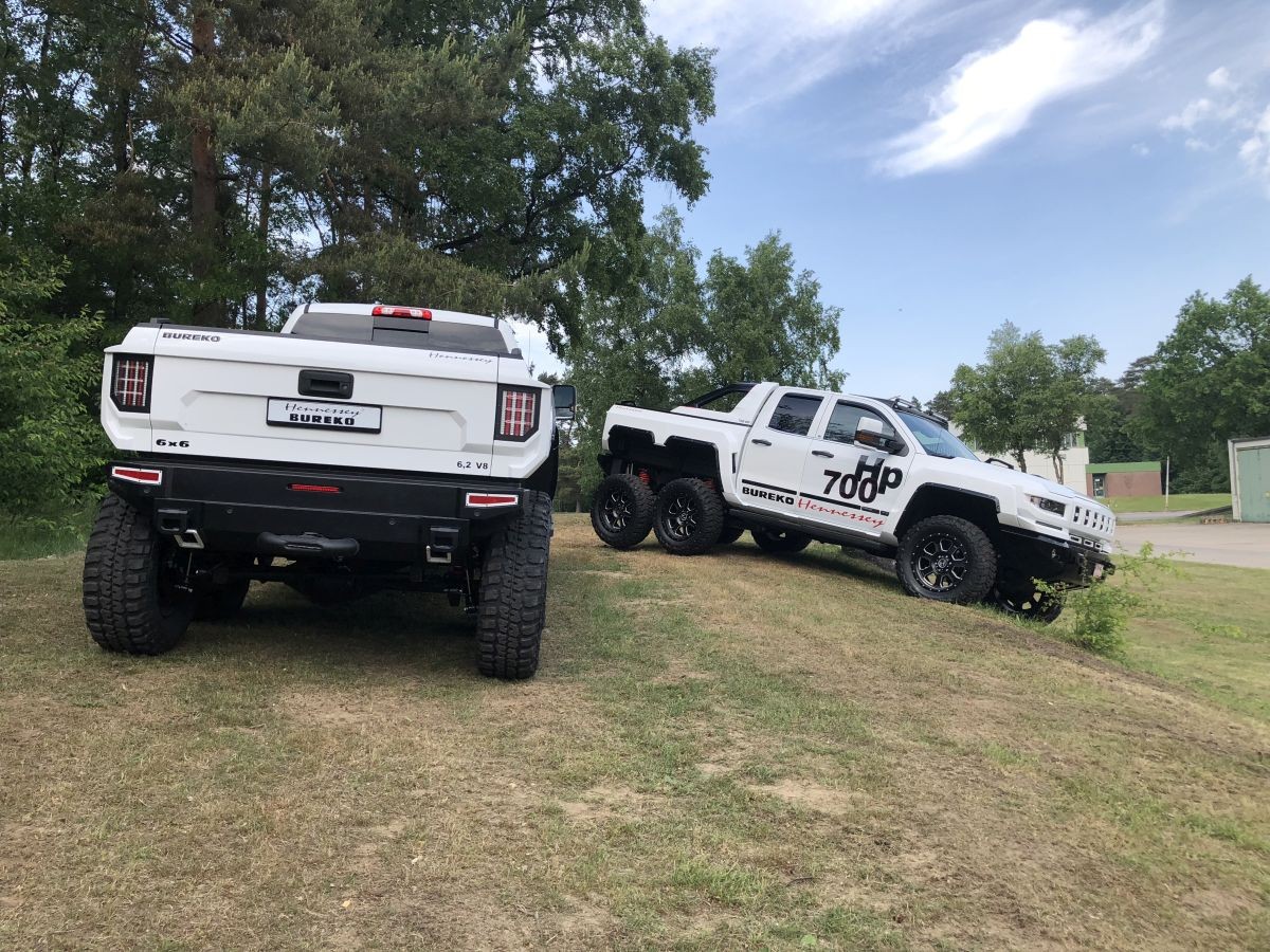 Bureko-6x6-based-on-Chevrolet-Silverado-23 Chevy Silverado Goes To Czech Republic, Returns As The Brutal Bureko 6×6