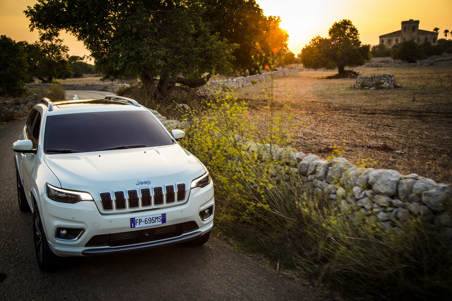 New Jeep Cherokee 2019-24 Europe’s 2019 Jeep Cherokee Gains New 150 PS 2.2L Diesel