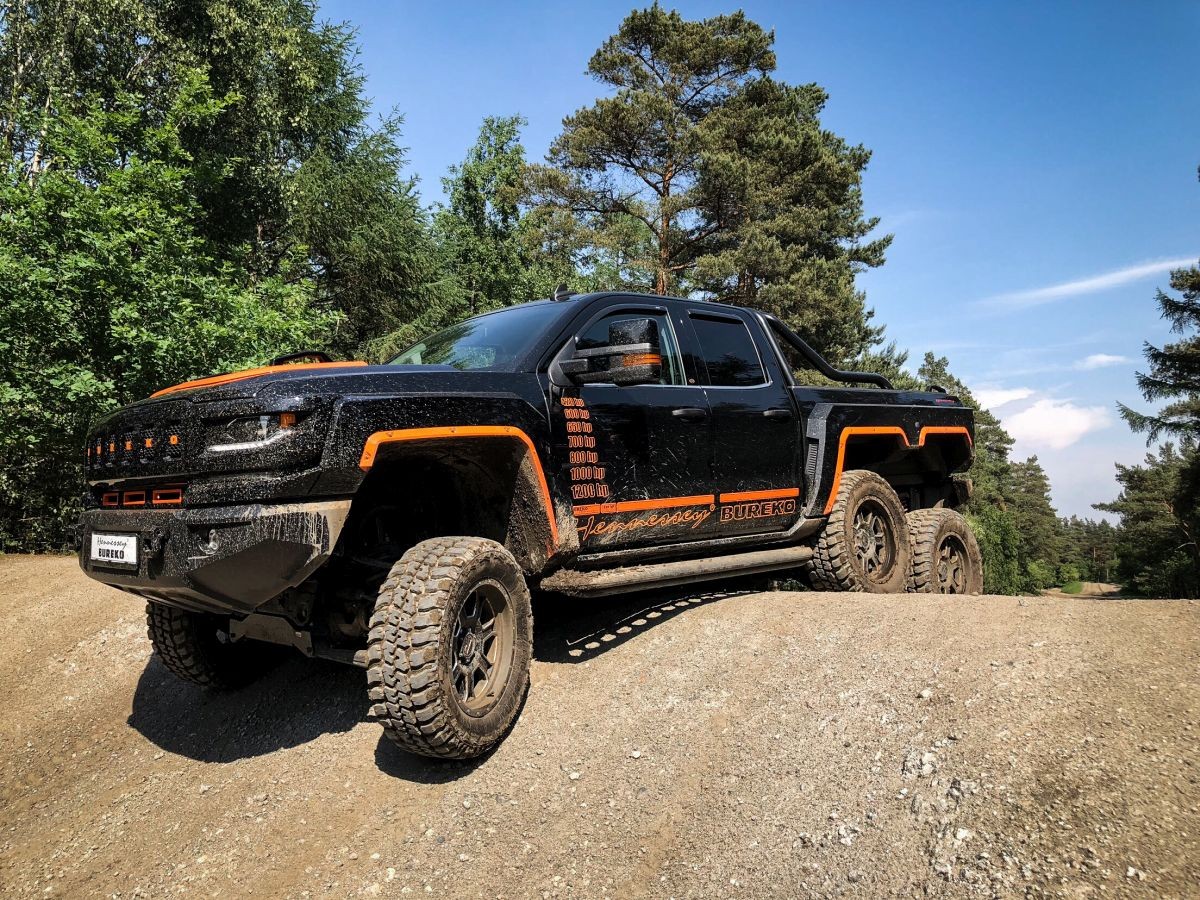 Bureko-6x6-based-on-Chevrolet-Silverado-11 Chevy Silverado Goes To Czech Republic, Returns As The Brutal Bureko 6×6