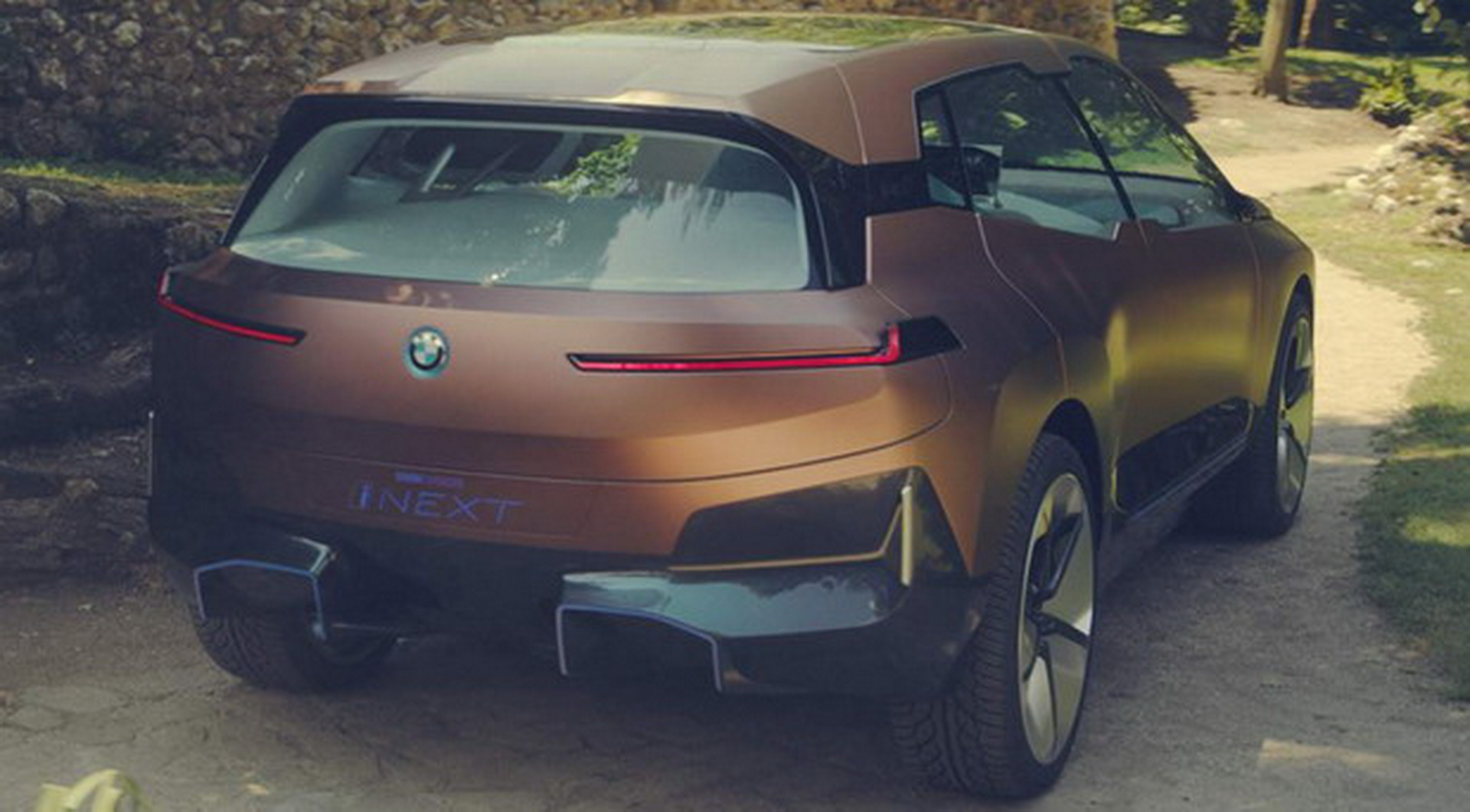 BMW-iNext-4 BMW iNEXT Electric Crossover: This Is It!