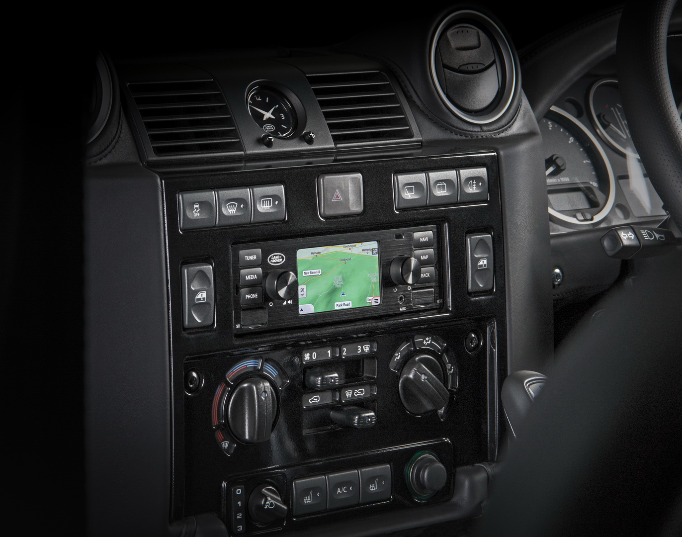 jaguar-land-rover-classic-infotainment-system-3 You Can Now Fit Your Classic Jaguar Or Land Rover With A Factory Retro Looking Infotainment System