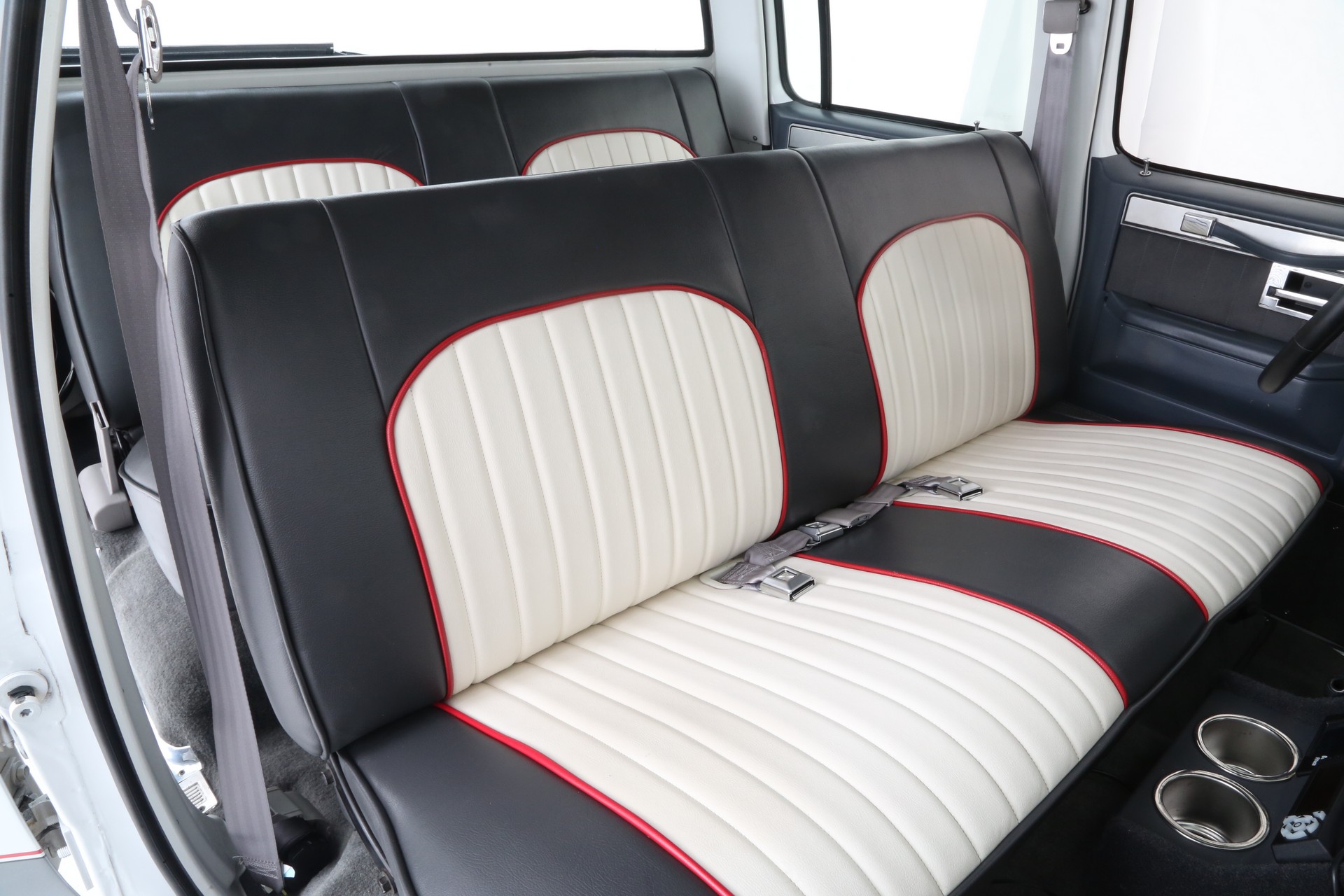 Burt Reynolds Auction-34 Burt Reynolds’ 1978 Pontiac Firebird Trans Am Is Going Up For Auction