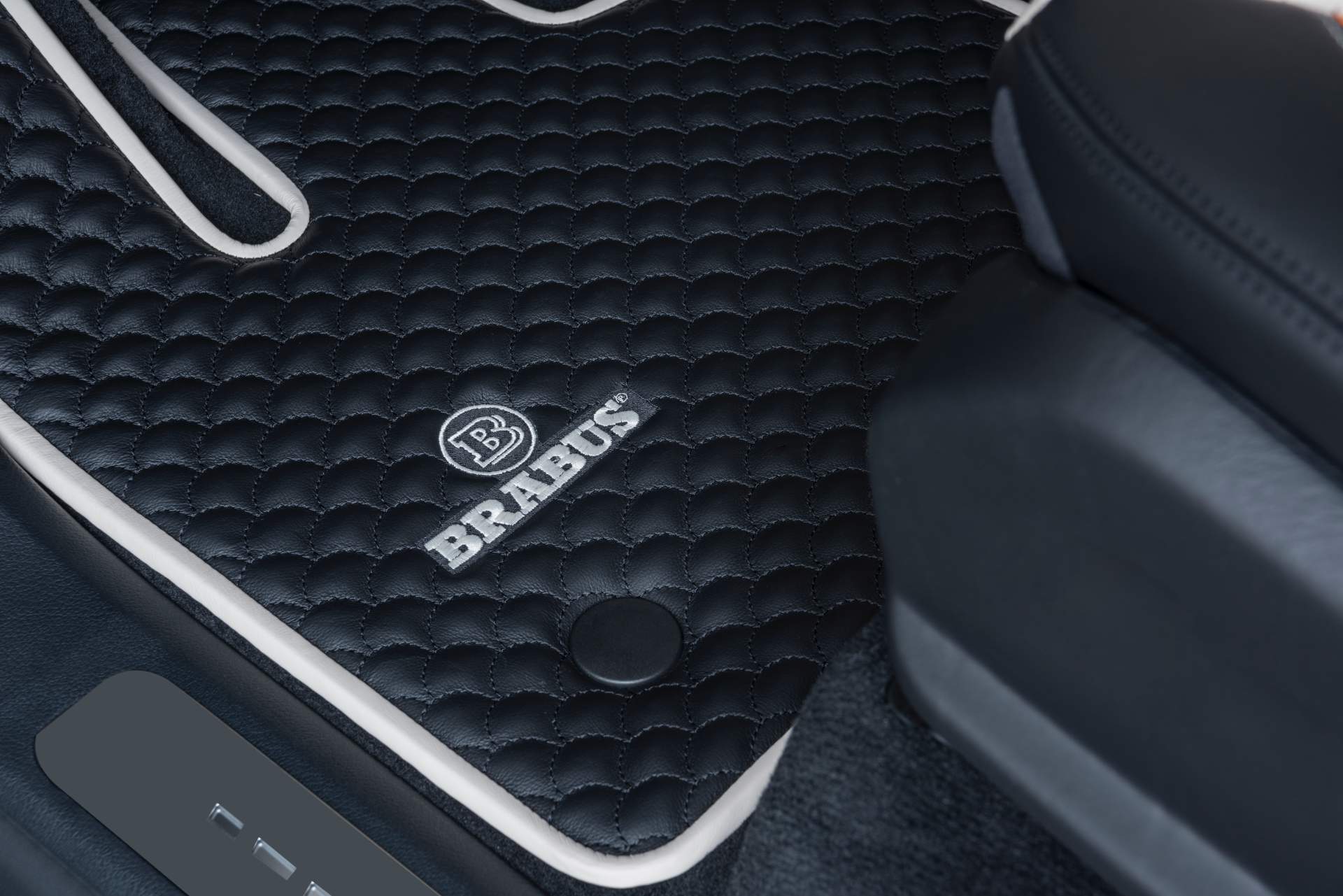 Brabus-700-Widestar-based-on-Mercedes-AMG-G63-37 New Brabus 700 Widestar Is What Stock Mercedes-AMG G63s Dream Of Becoming