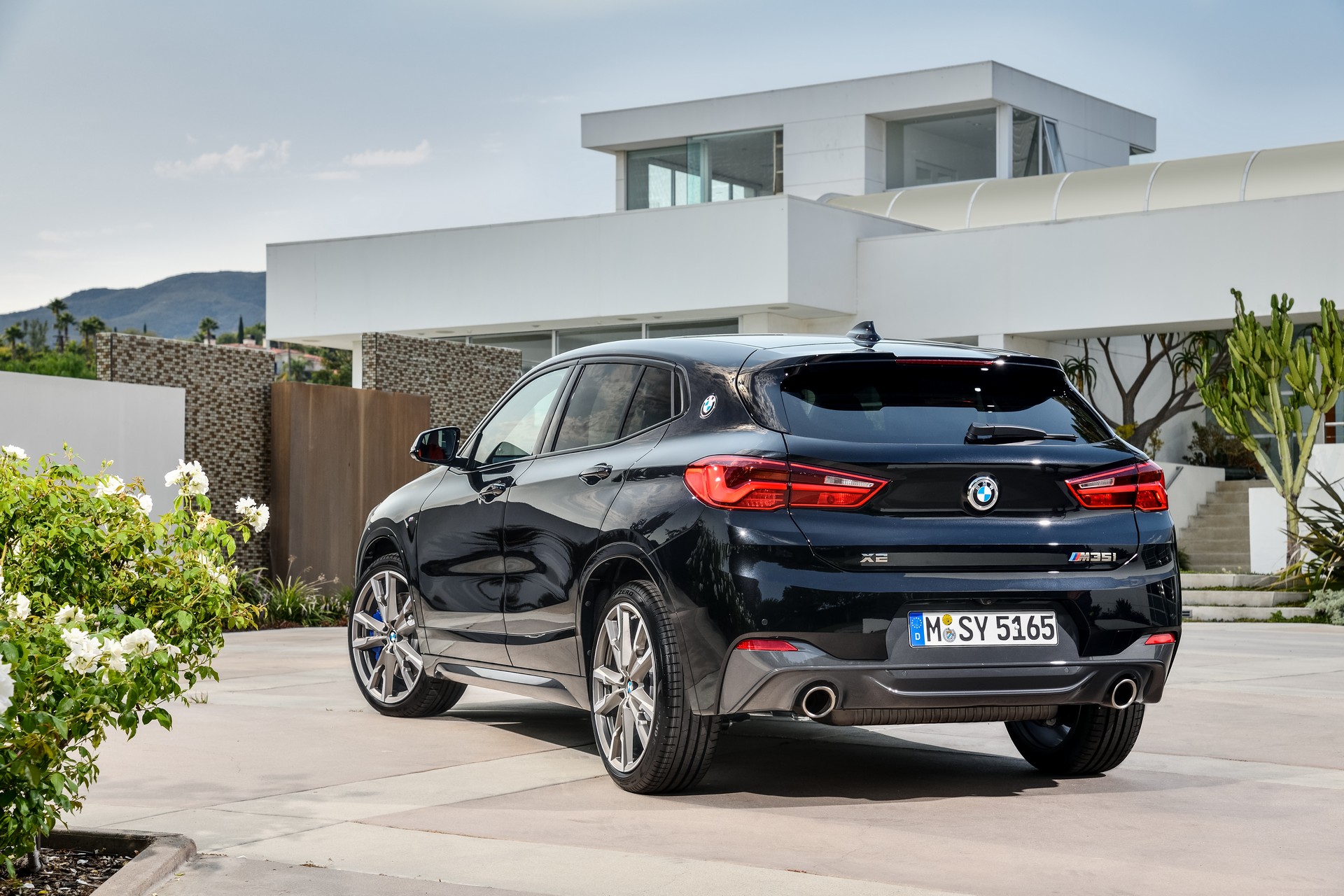 BMW X2 M35i-2 2019 BMW X2 M35i Combines 302 HP With A Hatchback-Like Body