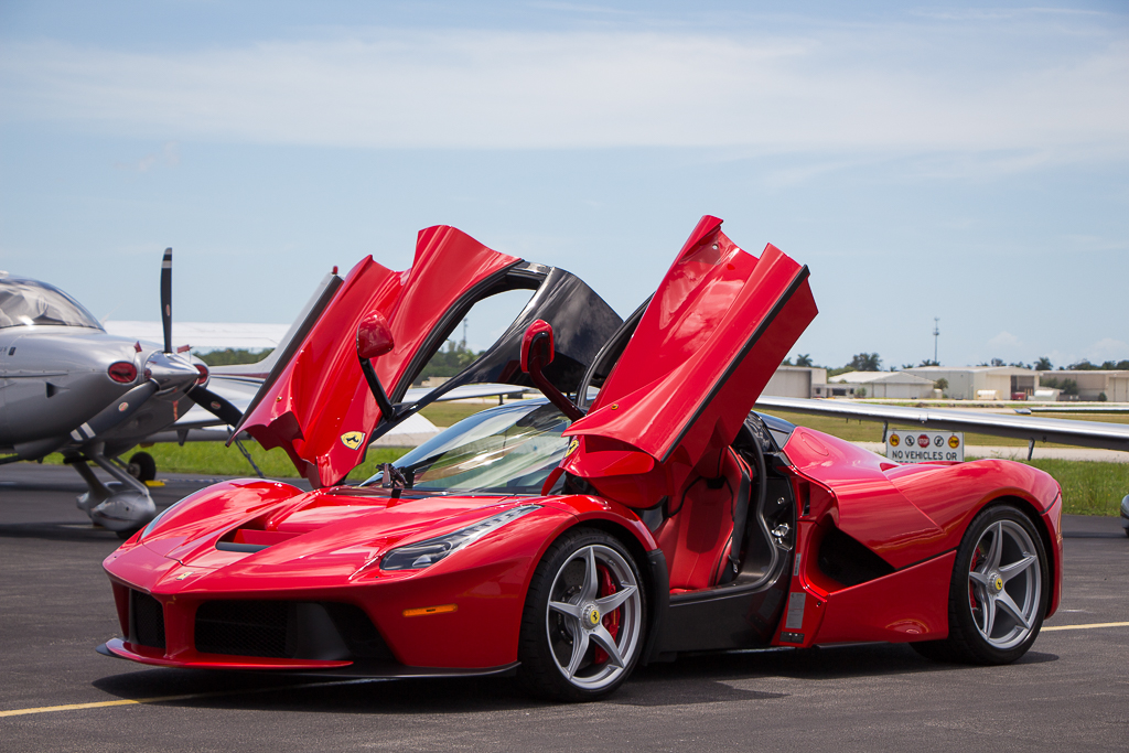 2015-LaFerrari-Auction-27 2015 LaFerrari Fails To Sell On Online Auction Despite $3.1 Million Bid