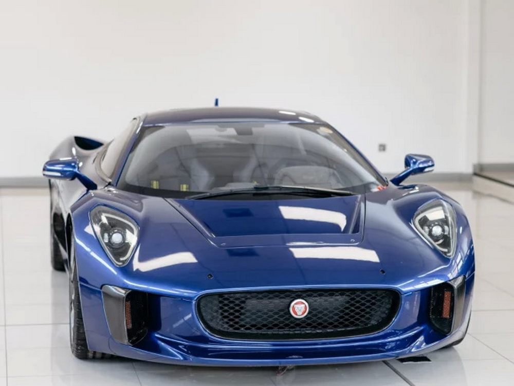 Jaguar-CX75-13 Become A Real-Life Bond Villain With An Original Jaguar C-X75 Spectre Stunt Car