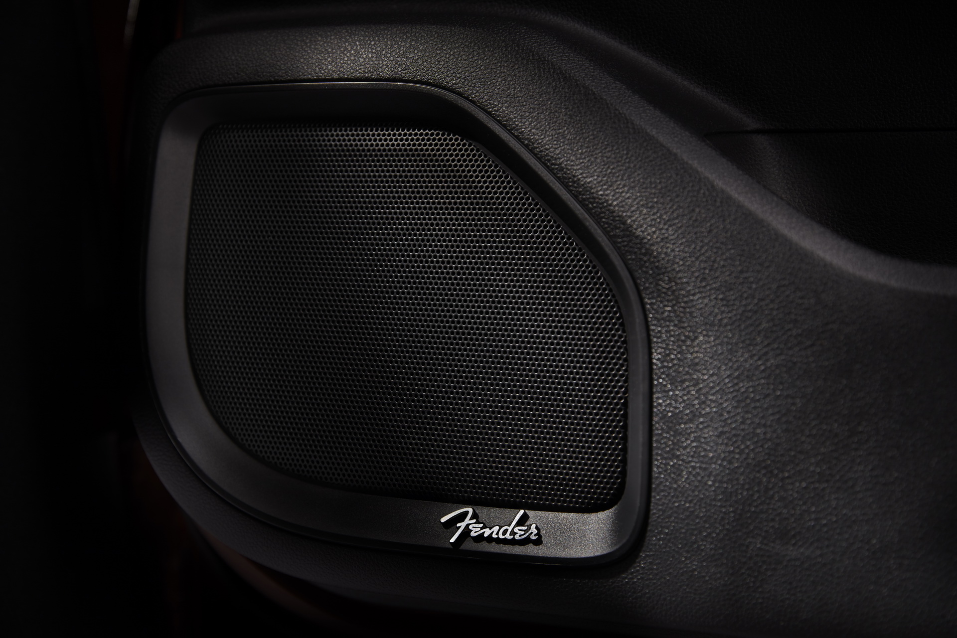 nissan-titan-fender-sound-system-panasonic-3 2019 Nissan Titan Will Rock You With Fender Premium Sound System