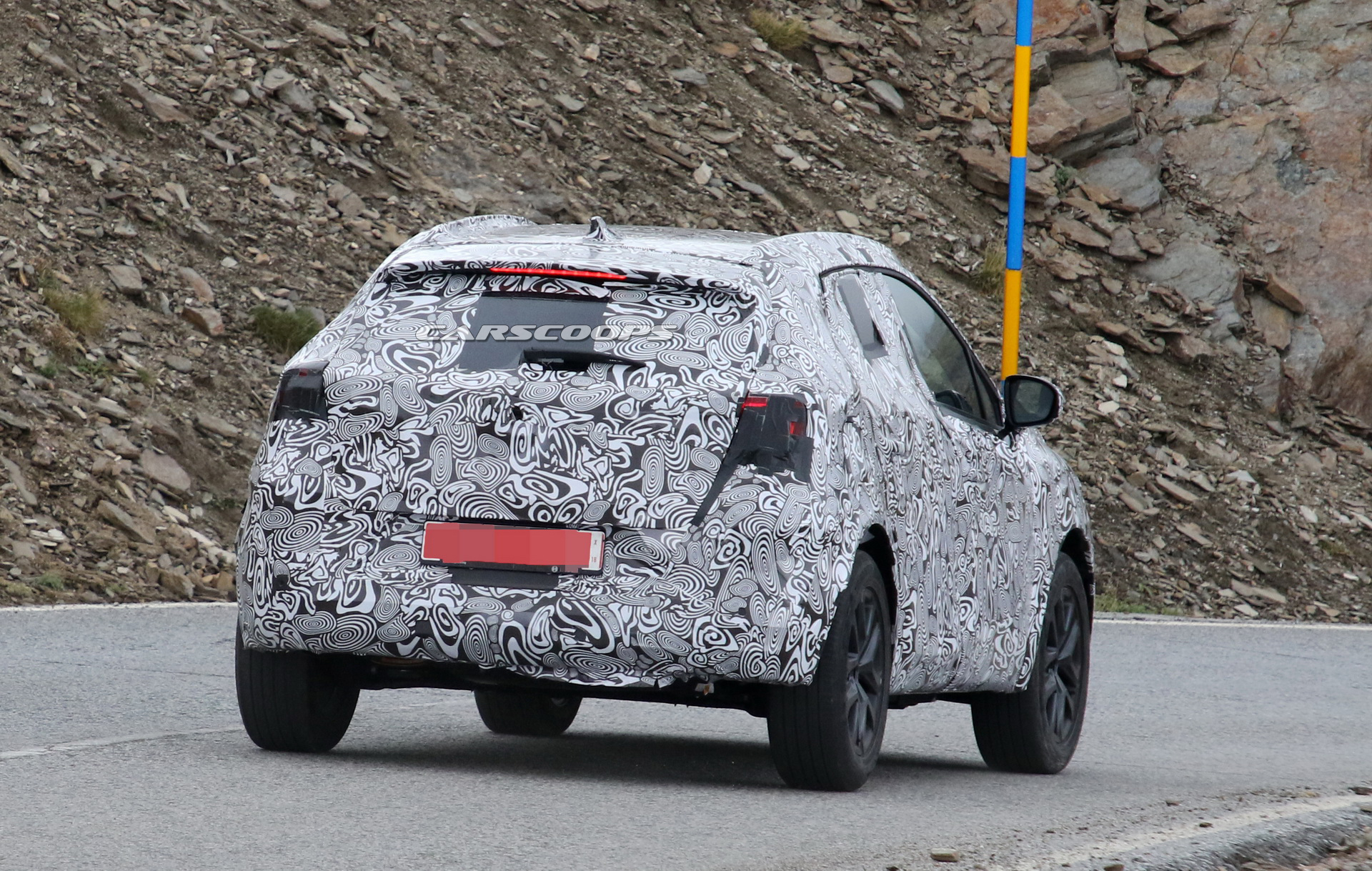 renault-clio-crossover-spy-shots-9 Renault Clio-Based Crossover Coming Straight For The Fiesta Active