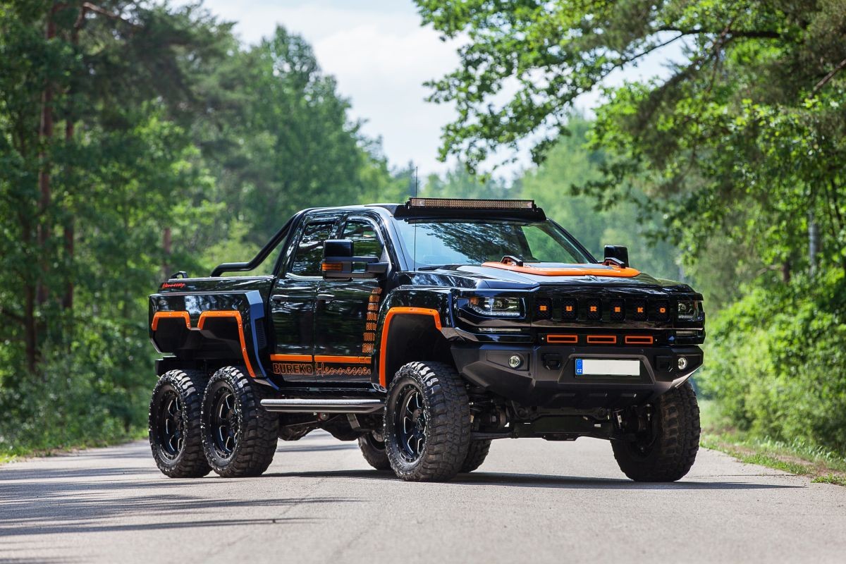 Bureko-6x6-based-on-Chevrolet-Silverado-42 Chevy Silverado Goes To Czech Republic, Returns As The Brutal Bureko 6×6