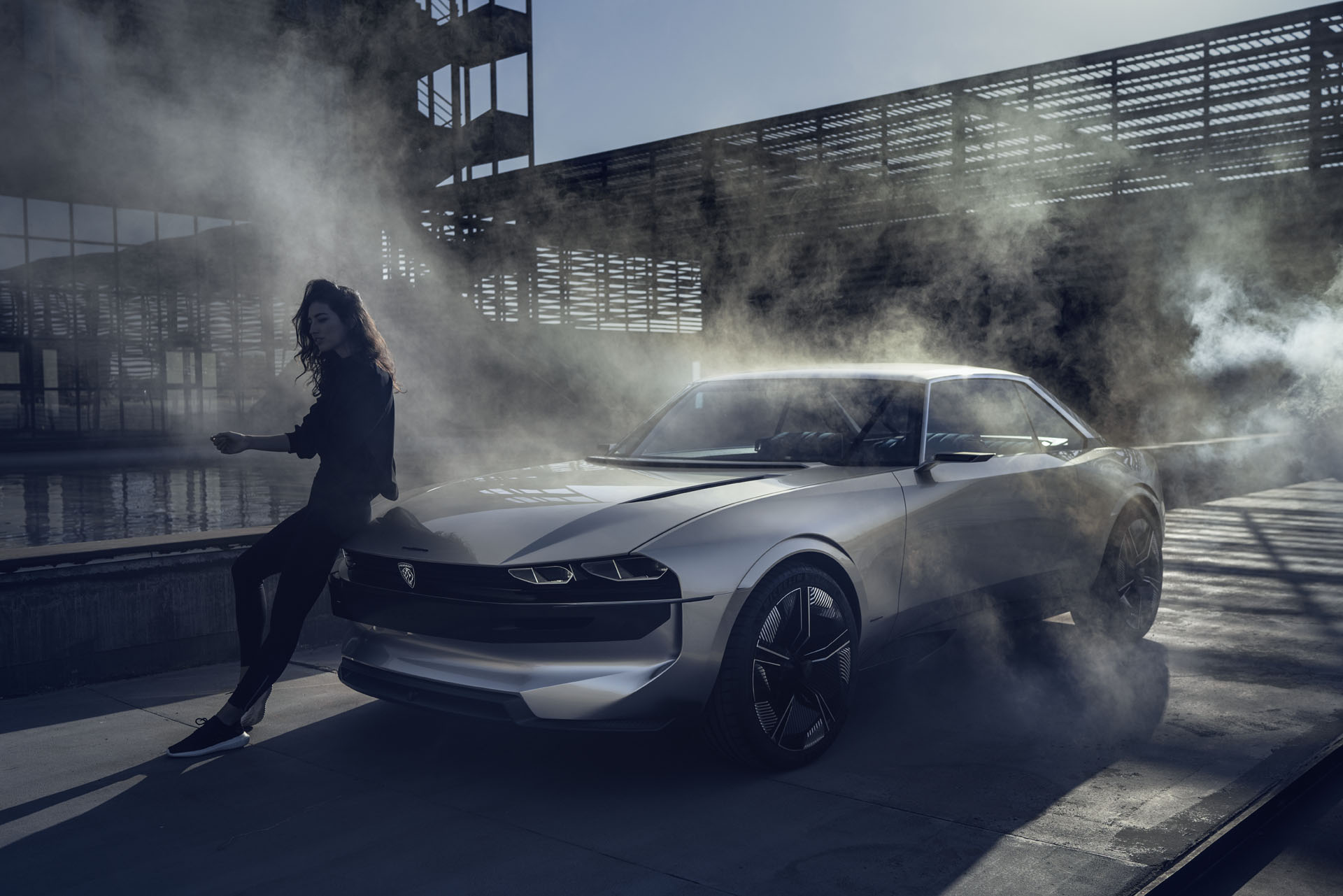 PEUGEOT_e-LEGEND_2058766-nd6p494fwb Peugeot e-Legend Concept Takes Retro Design Into The Future In Paris