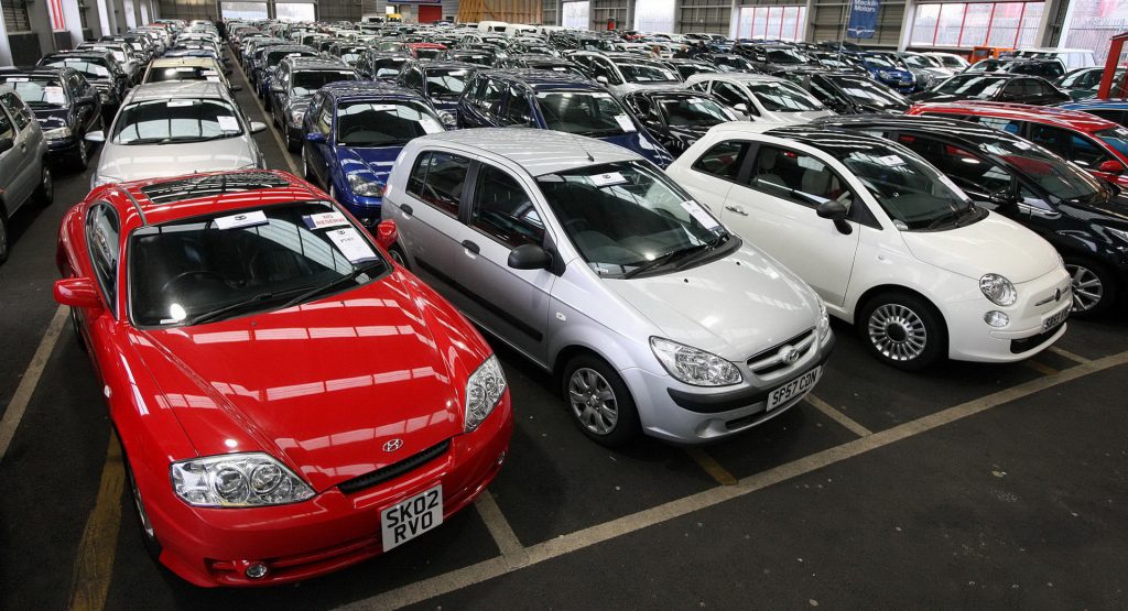 An Inflatable Sheep, A Real Snake And Other Impossible Things Found In Used Cars