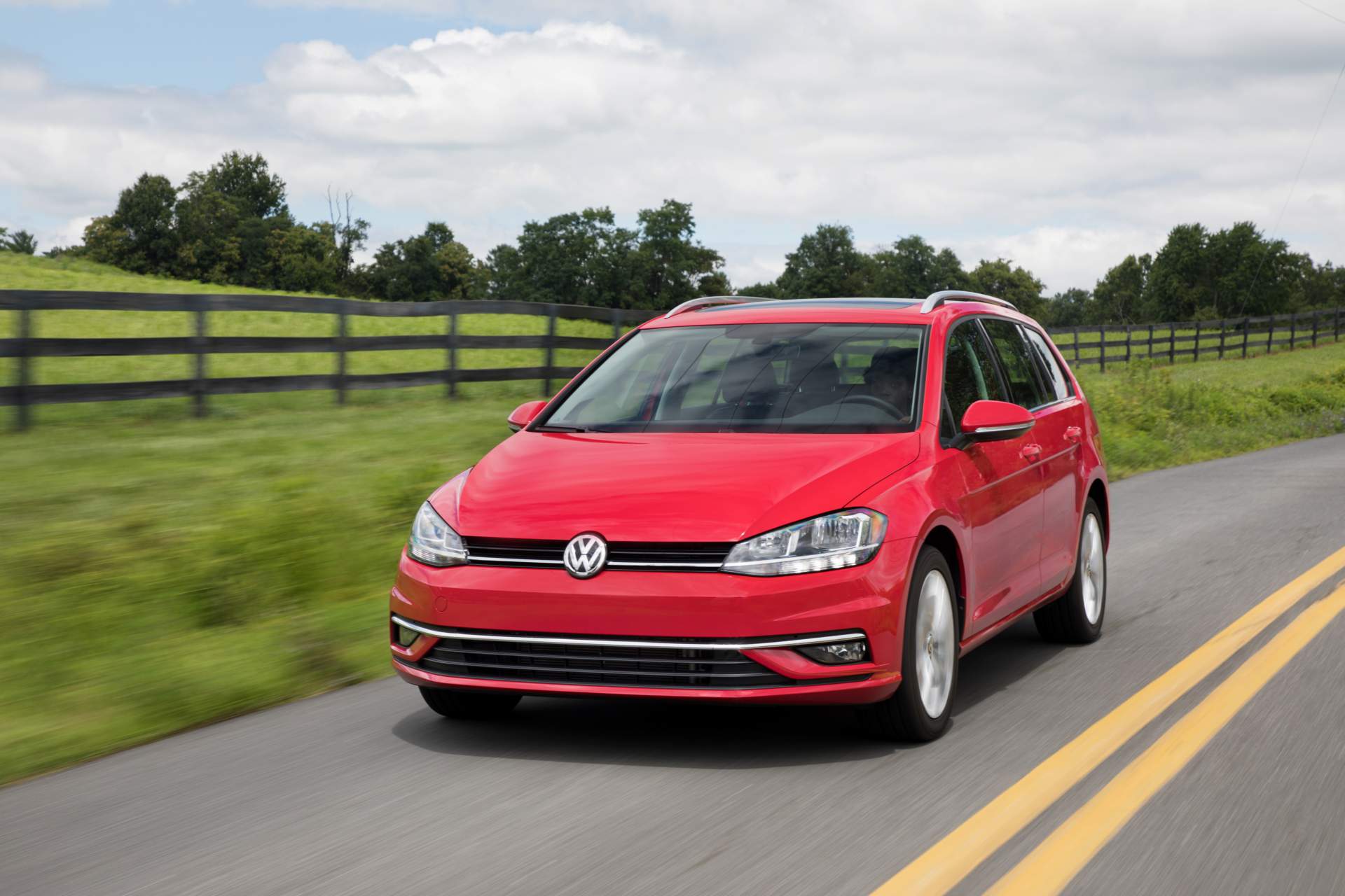 2018-VW-Golf-Sportwagen-4 2019 VW Golf Will Reportedly Lose 23 HP By Downsizing To Jetta Engine