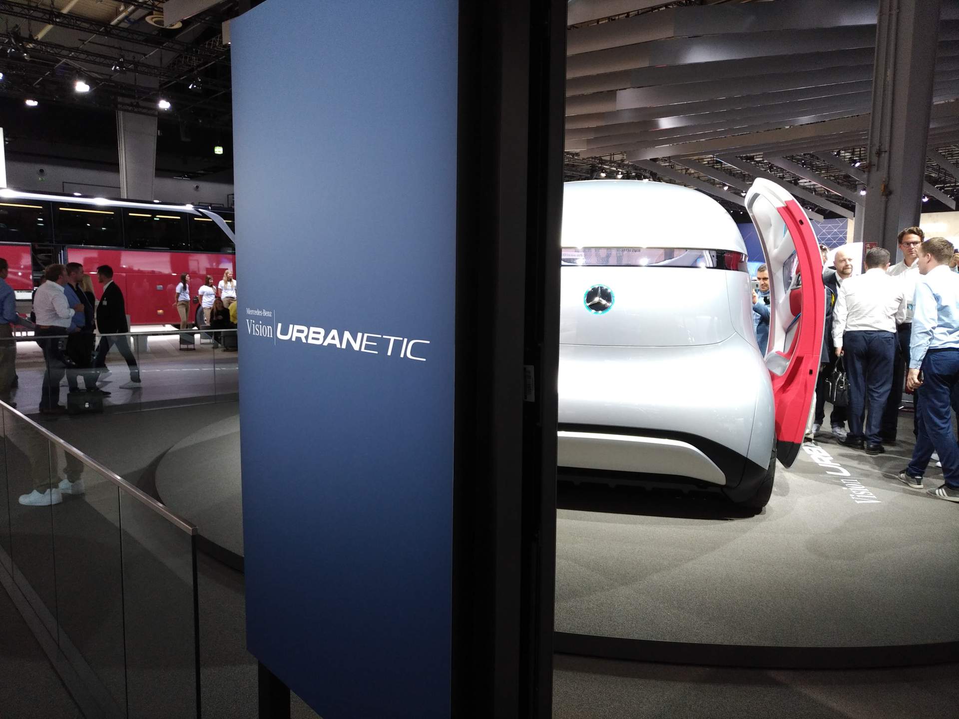Mercedes-Vision-Urbanetic-at-2018-Hannover-CV-Show-22 Mercedes-Benz Vision Urbanetic Is The Swiss Army Knife Of Autopods (Live Images)
