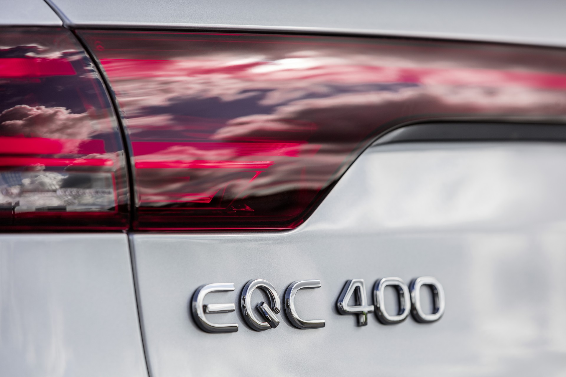Mercedes-EQC-40 Mercedes Enters The Electric Era With All-New EQC Crossover