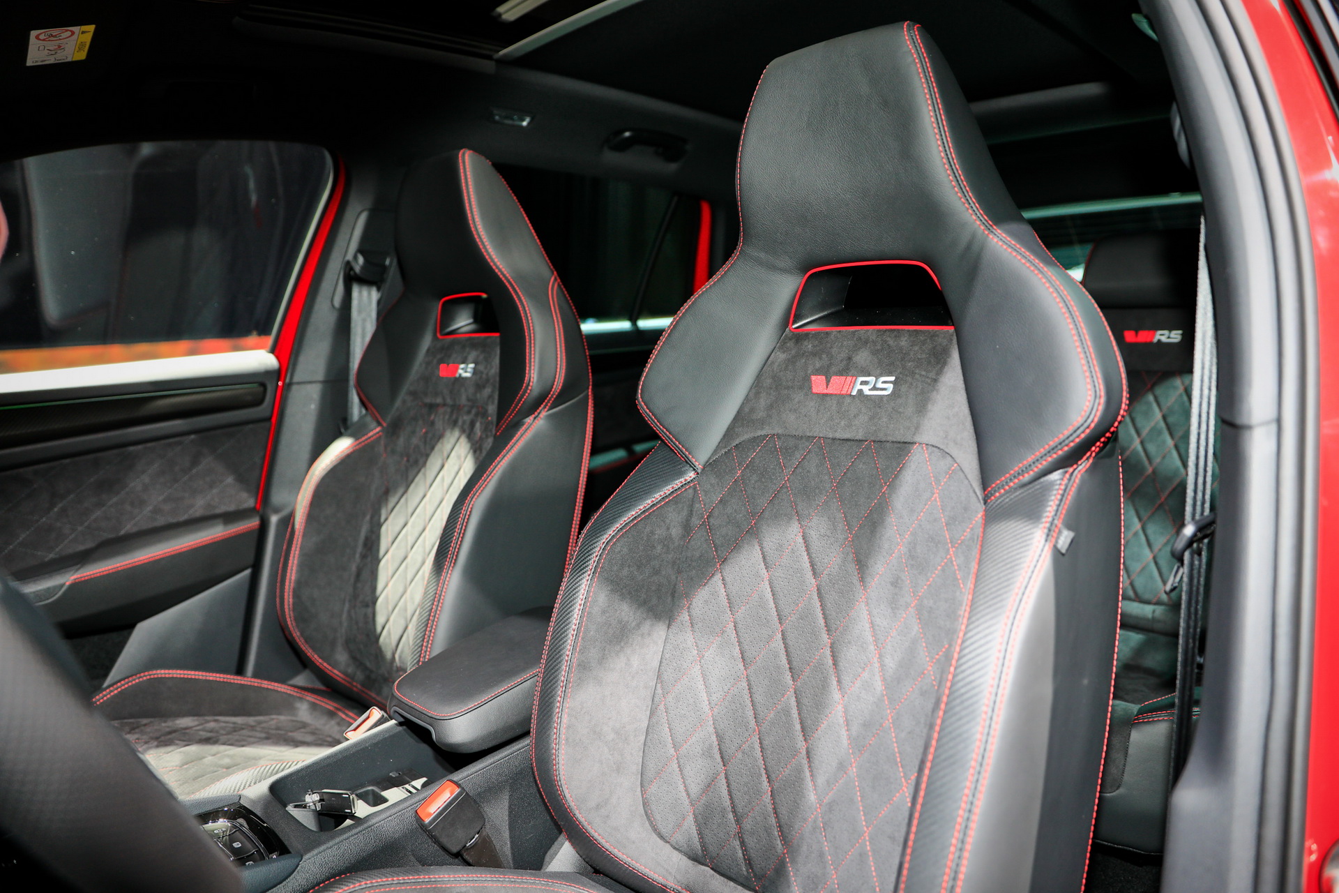 2019 skoda kodiaq rs livepics specs-5 New Skoda Kodiaq RS Makes Public Debut In Paris With Brand’s Most Powerful Diesel Ever