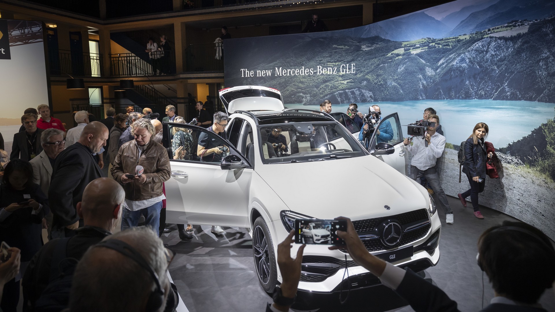 Mercedes-GLE-11 Mercedes A35, GLE, EQC And Smart Forease Concept Debut In Paris