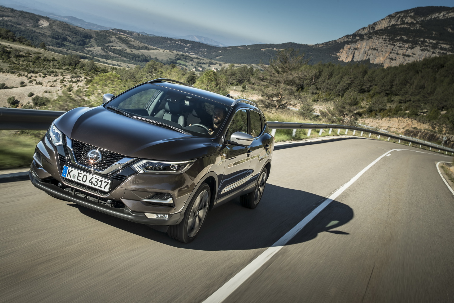 2019-Nissan-Qashqai-31 2019 Nissan Qashqai Gets New Turbo Petrol Units, DCT ‘Box And Infotainment System
