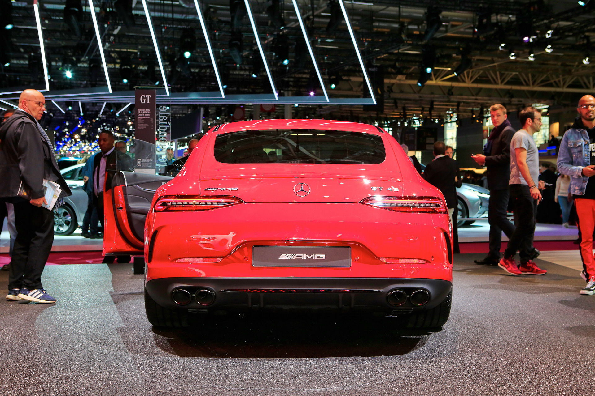 Mercedes B175 2018 Paris Auto Show Gallery: Mercedes-Benz