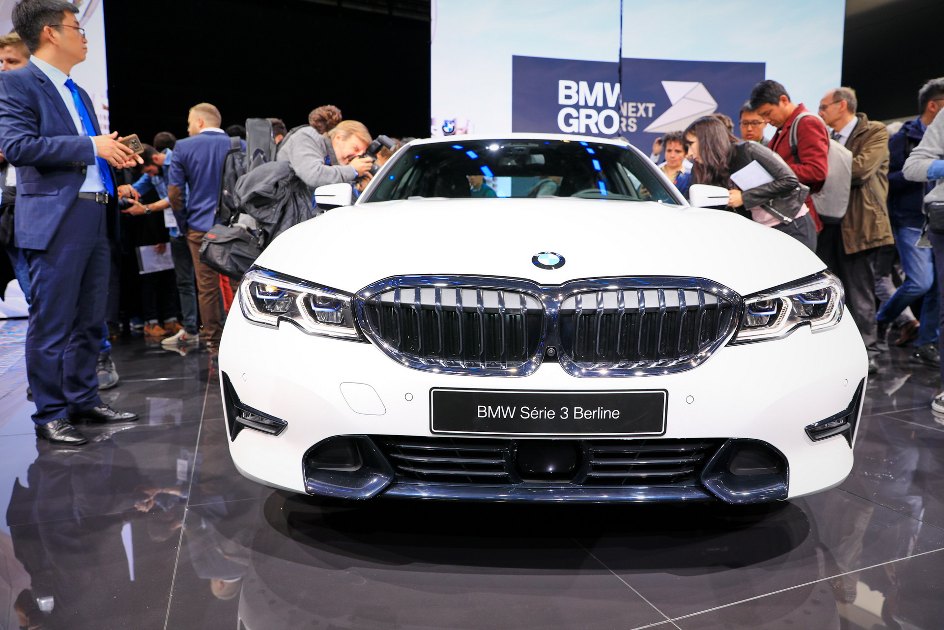 BMW 28 2018 Paris Auto Show Gallery: BMW
