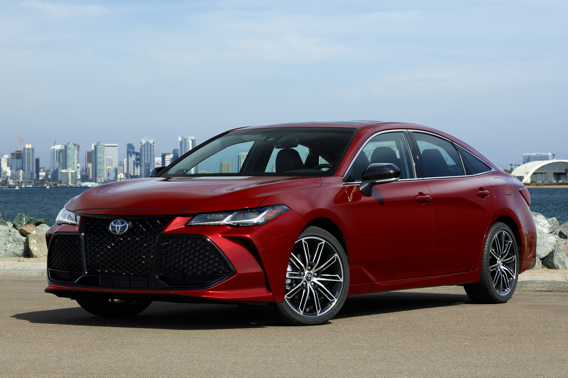 2019_Toyota_Avalon_Touring_01_5CF27B2780DED002CBCEA6227F0A922FBEB5CE66 Toyota’s Recalling Nearly A Million Vehicles In The US Over Hybrid And Airbag Issues